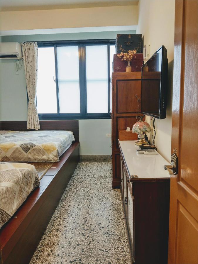 赤嵌厝child Come Home-依人數床位數計價開放房型 Tainan Exteriör bild